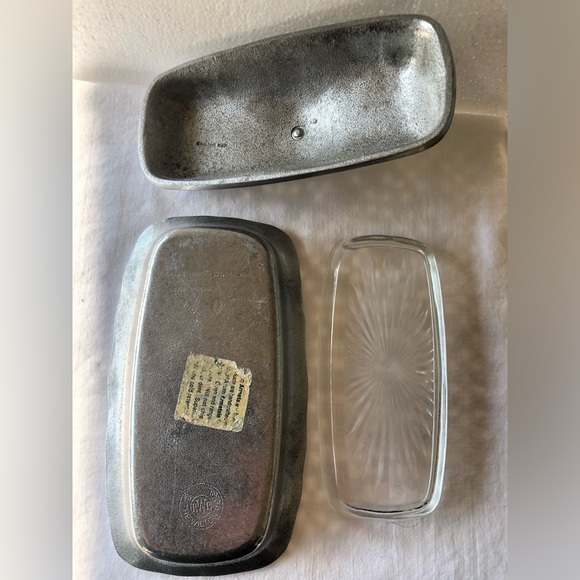 Vintage Wilton Armetale Pewter Queen Anne Butter Dish with Lid and Glass Insert - Picture 7 of 8